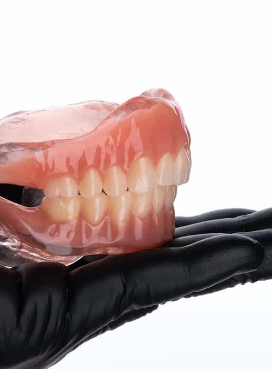 sostituzione dei denti con protesi a prezzi accessibili in Albania