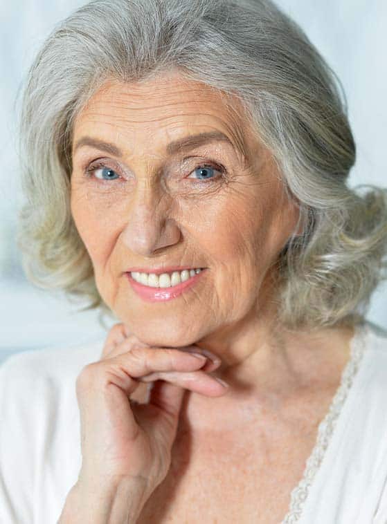 sorprendente restauro della bocca completa con 8 impianti in Albania