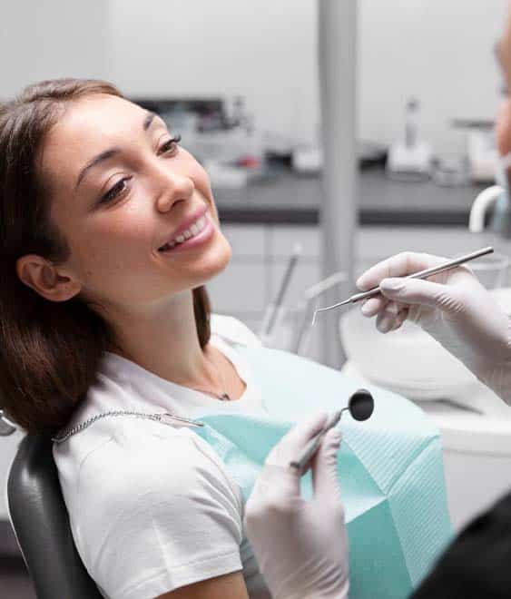 trattamenti per l'alito cattivo cronico in una clinica dentale in Albania