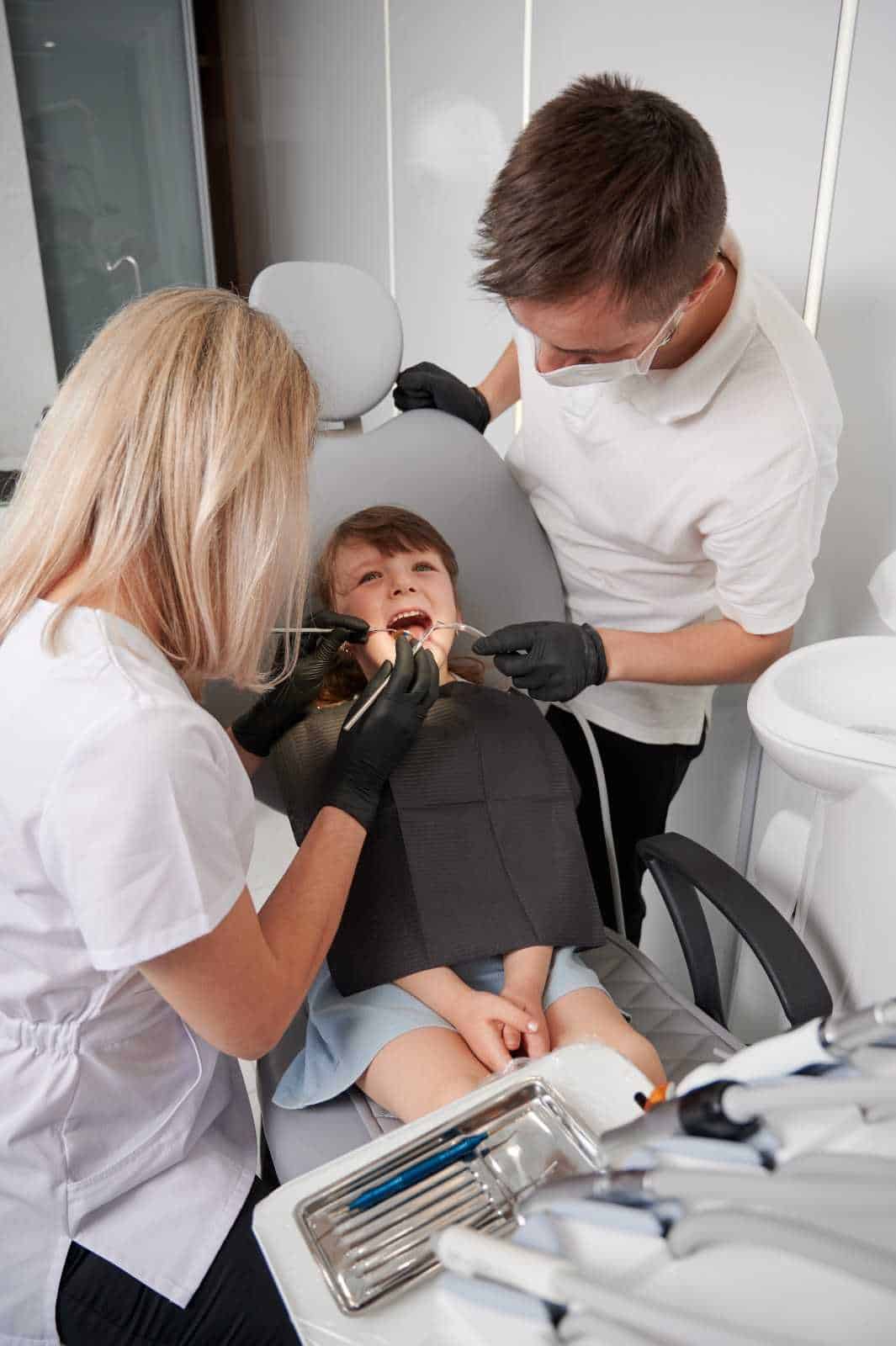 dentista per bambini in Albania