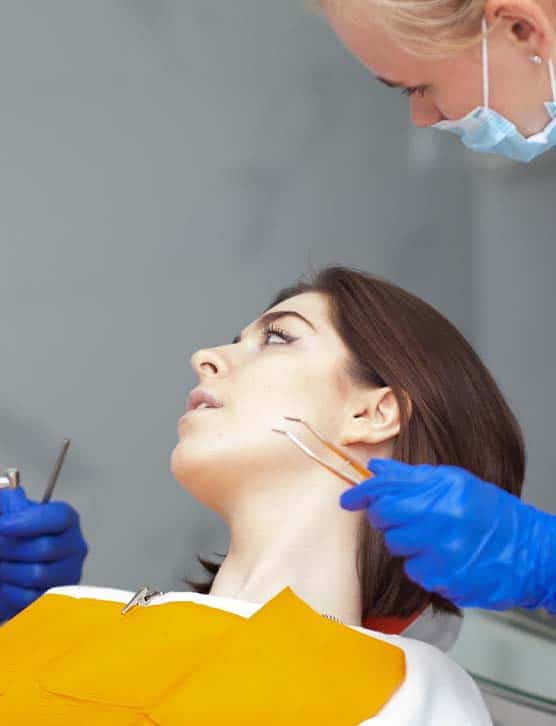 Trattamento del dolore alla mascella in una clinica dentale in Albania