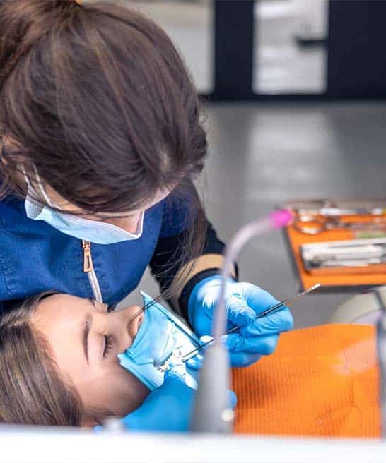 cure dentistiche per bambini in Albania