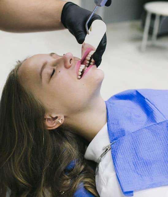 cure dentistiche preventive in una clinica dentale in Albania